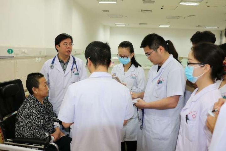 仁心仁术为患者护航丹心妙手保康健——专访开云在线登录康复科