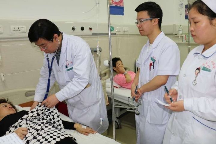 仁心仁术为患者护航丹心妙手保康健——专访开云在线登录康复科